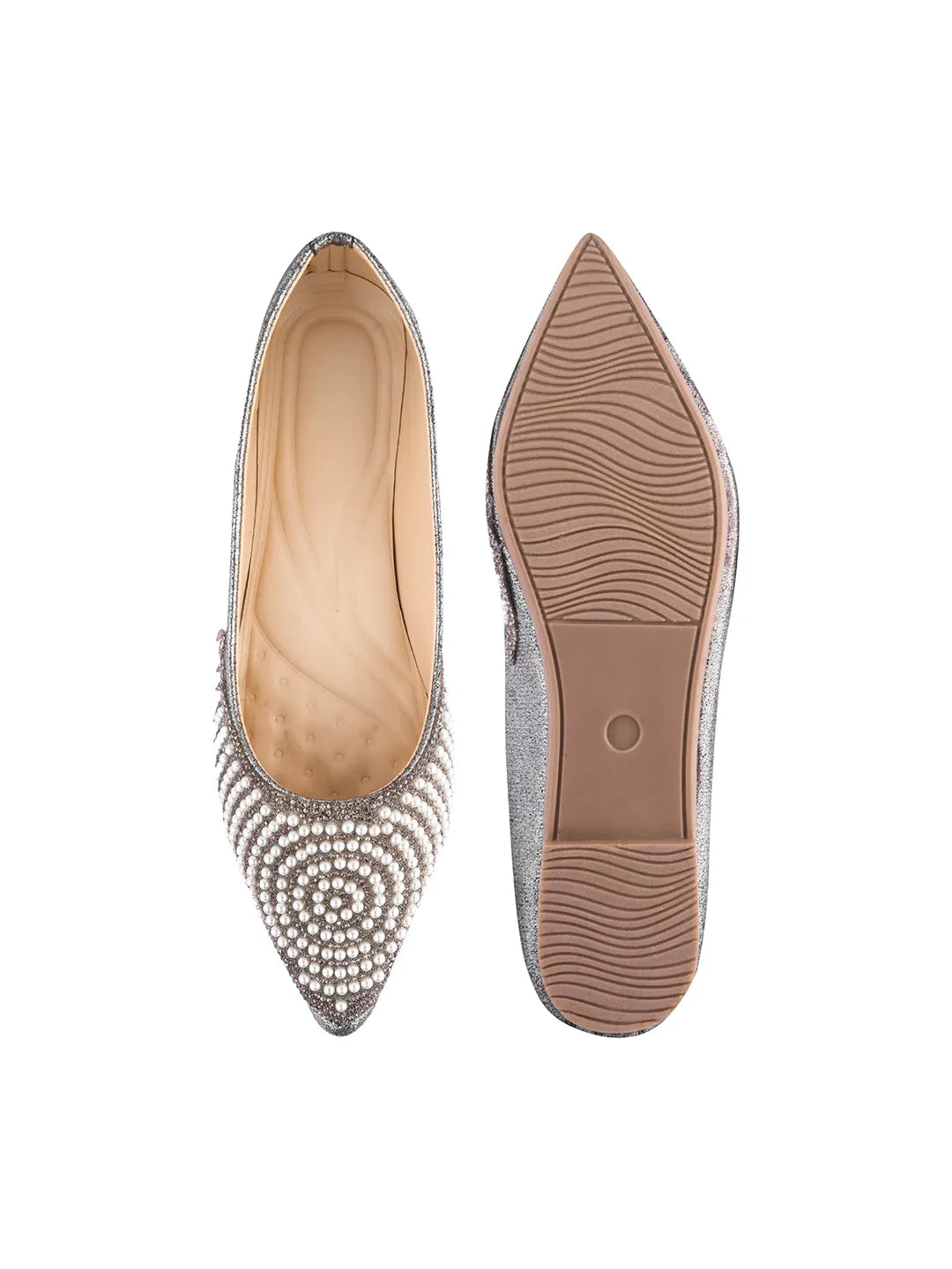 TRYME Round cut Pearl Stone Embellished Ethnic Juttis