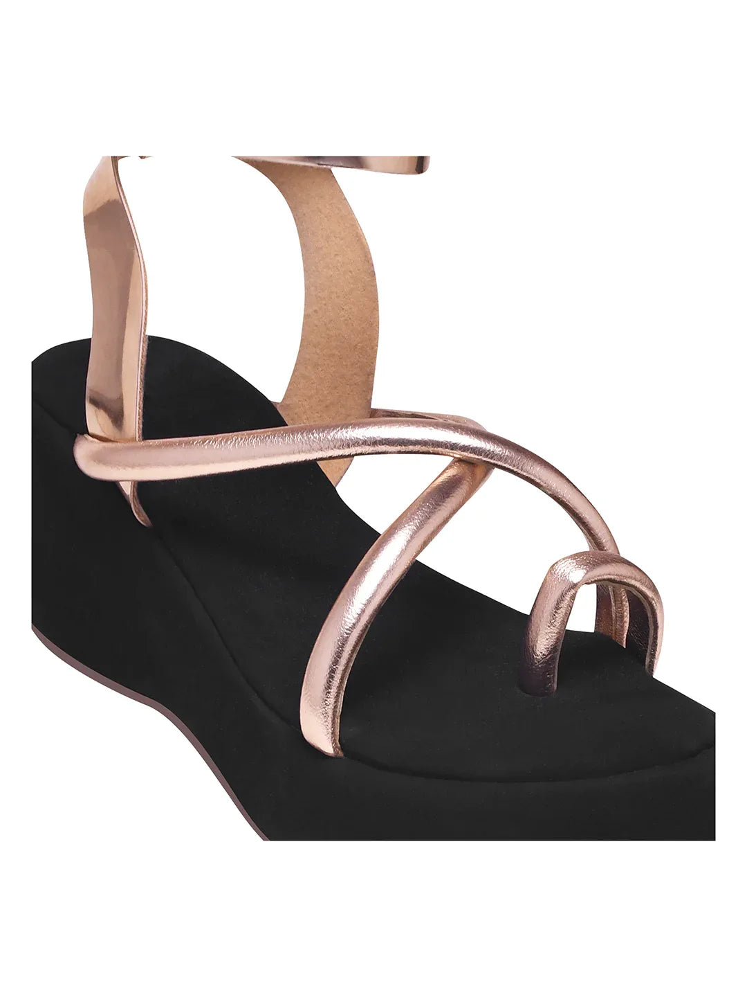 Metallic Toe-Loop Platform Sandals