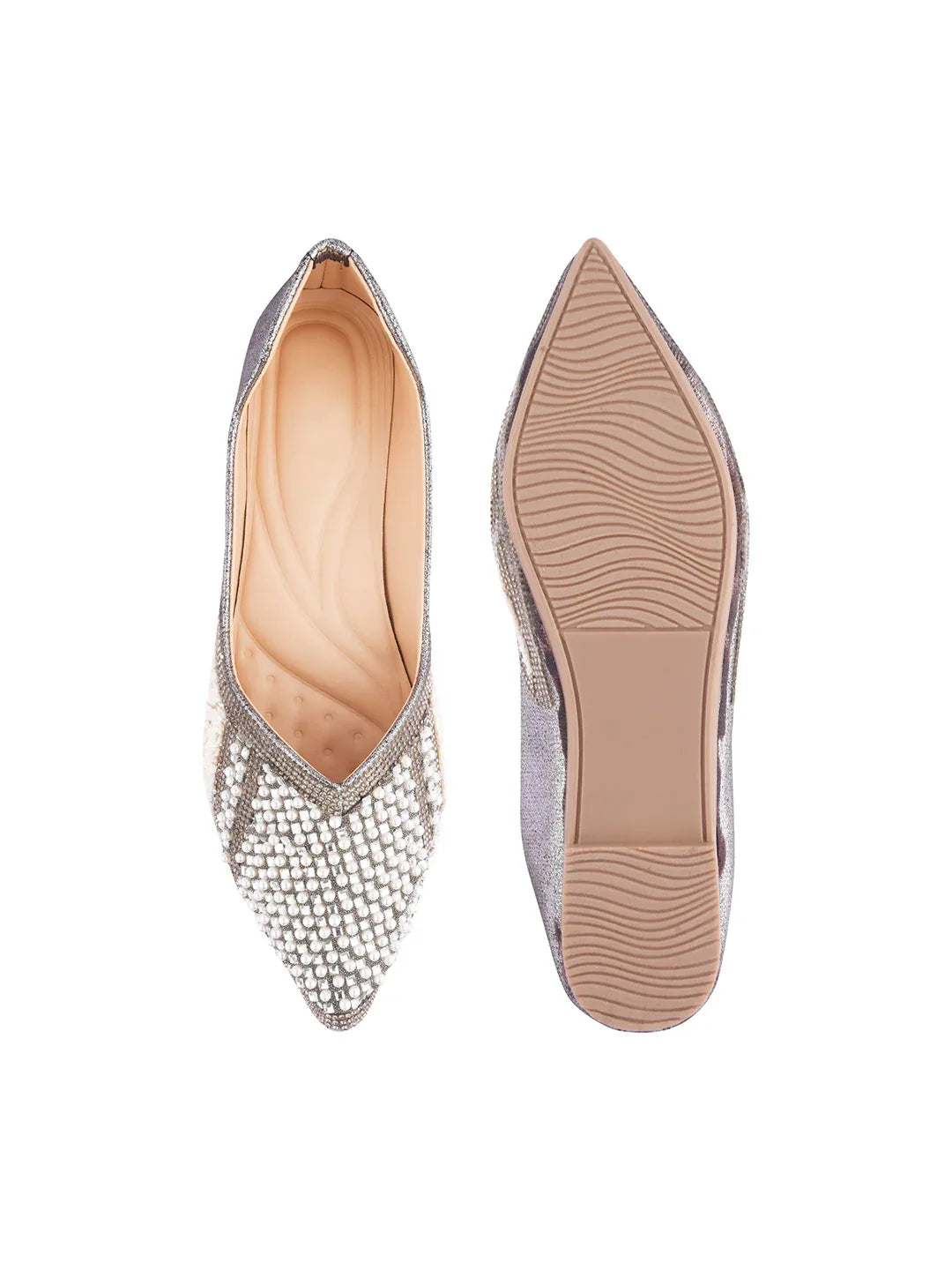 TRYME Ethnic Women's Stone Pearl Embellished Juttis
