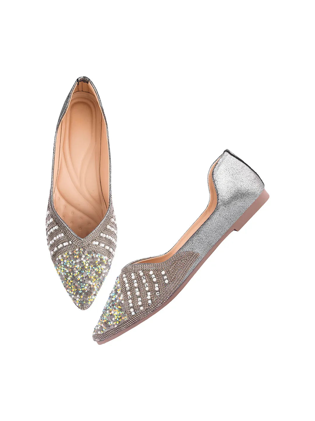 TRYME Floral Embellished Stone Beaded Women's Festive Juttis