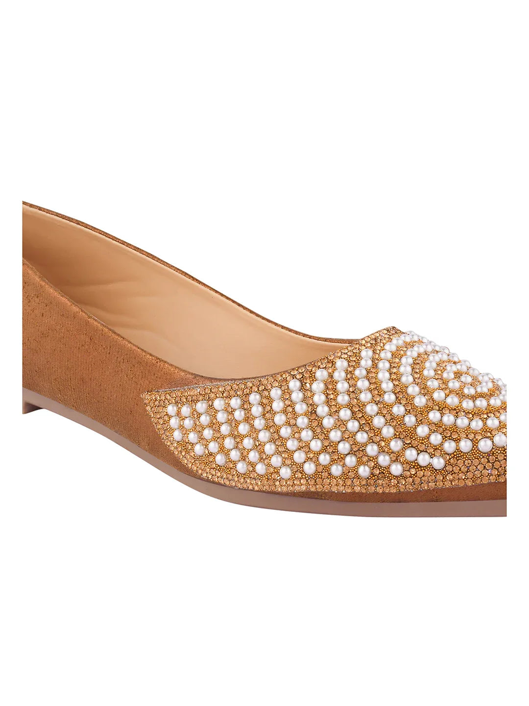 TRYME Round cut Pearl Stone Embellished Ethnic Juttis