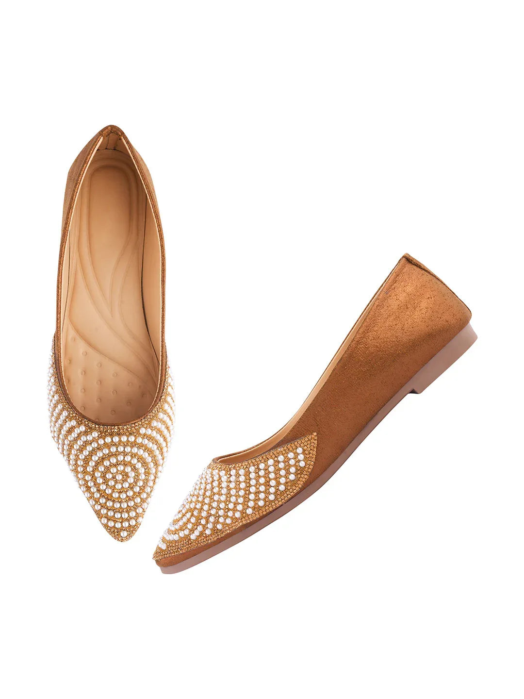 TRYME Round cut Pearl Stone Embellished Ethnic Juttis