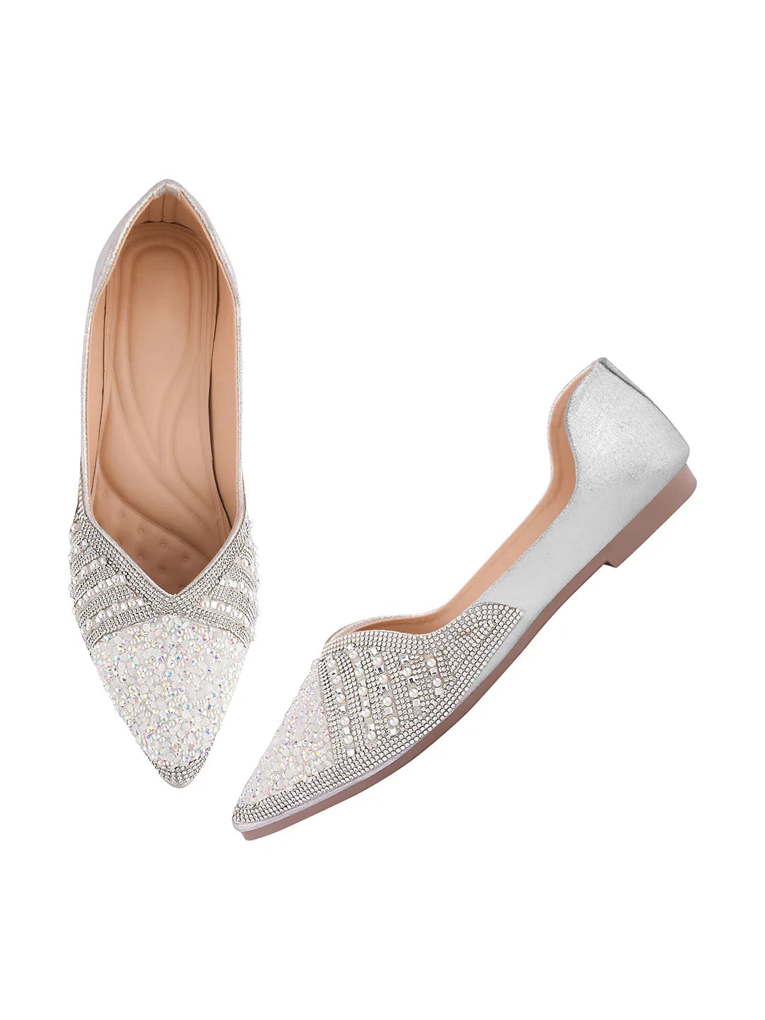 TRYME Floral Embellished Stone Beaded Women's Festive Juttis