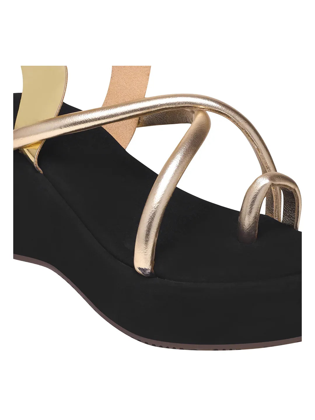 Metallic Toe-Loop Platform Sandals