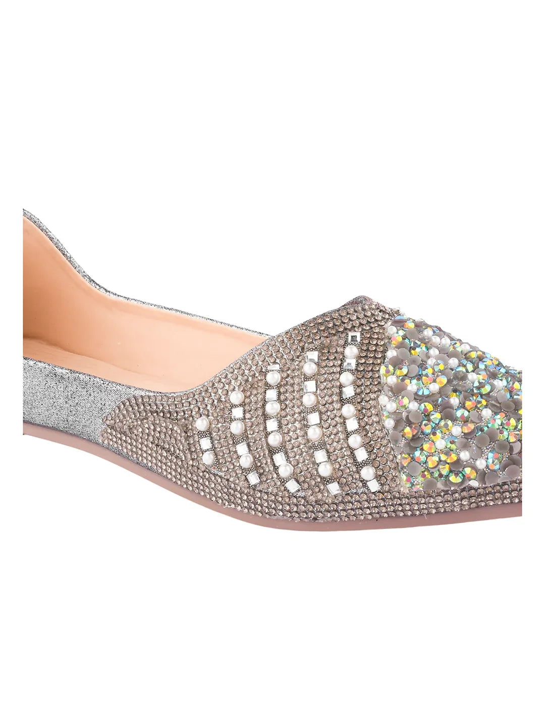 TRYME Floral Embellished Stone Beaded Women's Festive Juttis