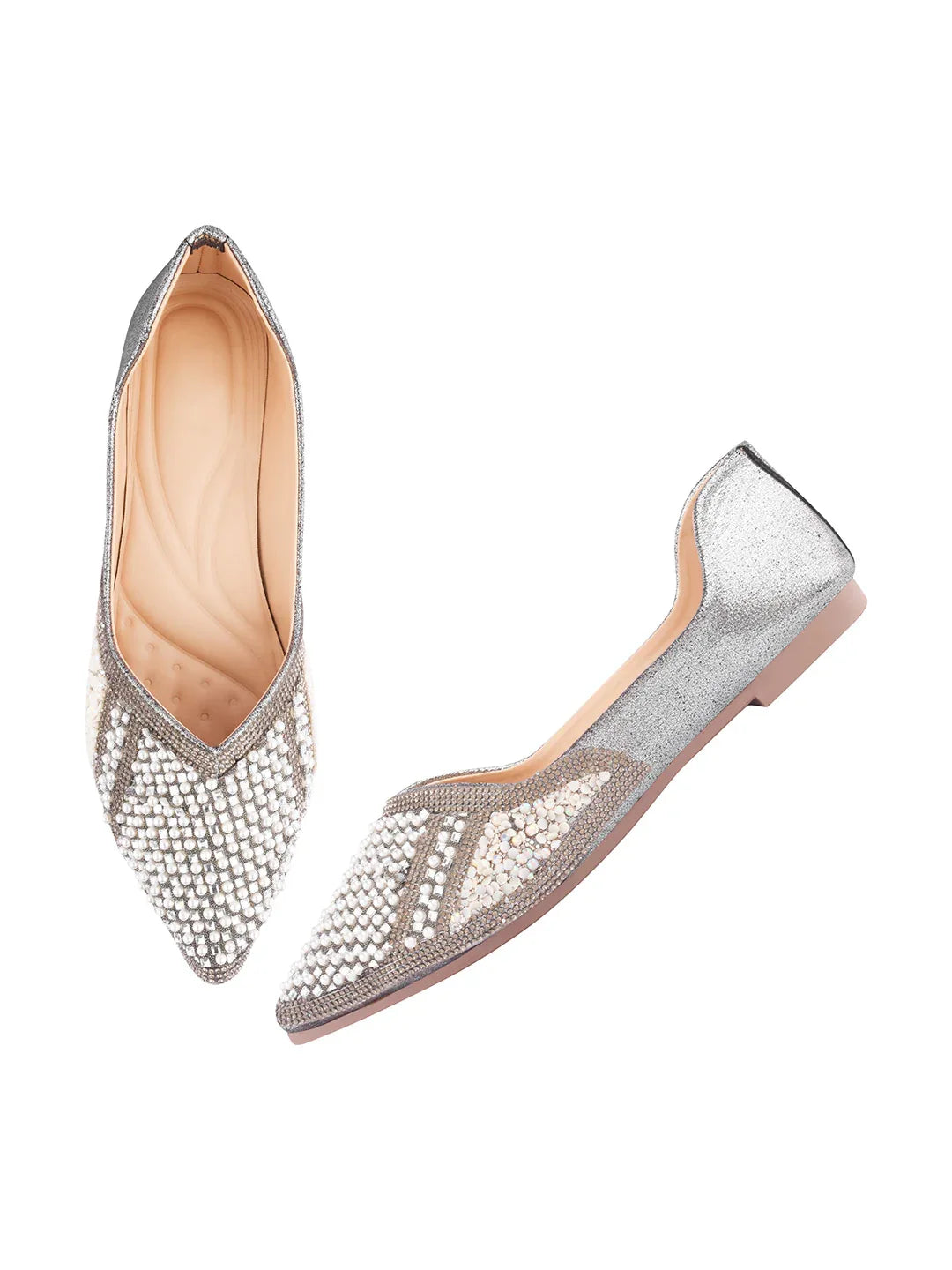 TRYME Ethnic Women's Stone Pearl Embellished Juttis