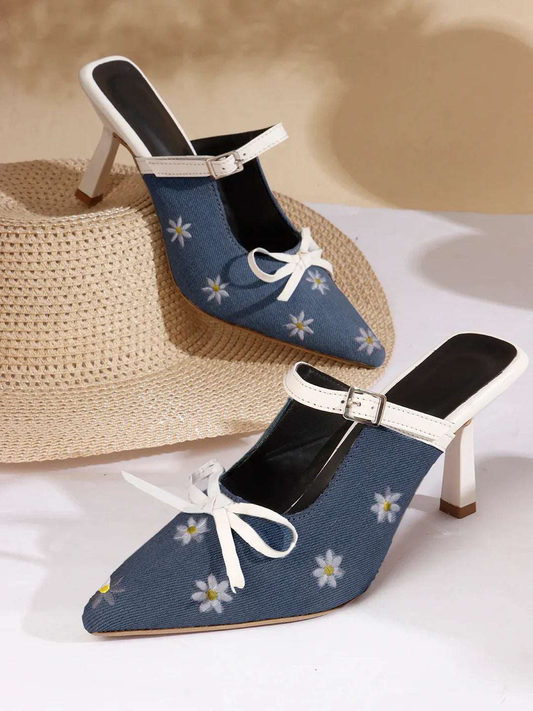 Fashion Heels with Buckle Strap and Pointed Toe Design