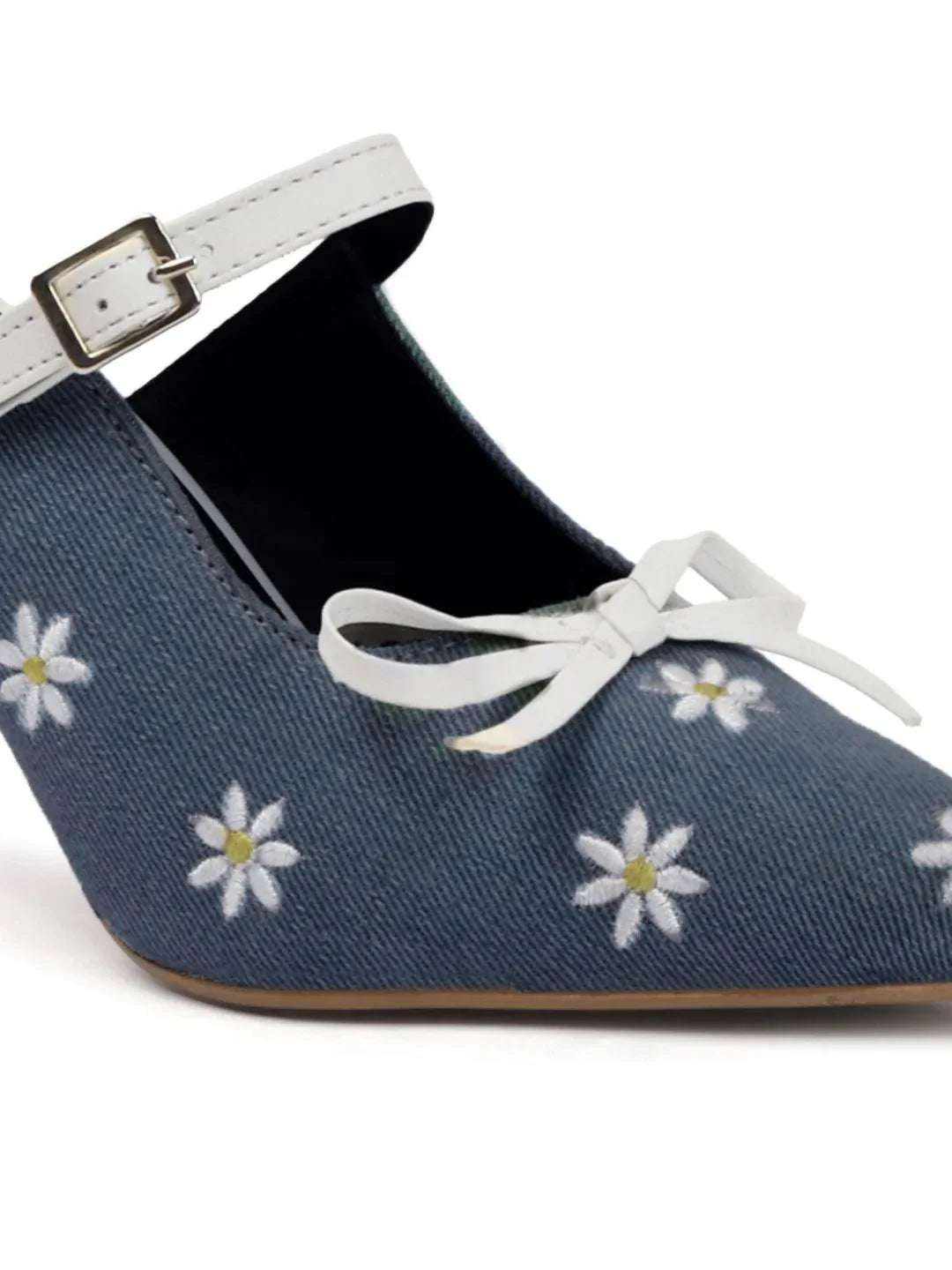 Fashion Heels with Buckle Strap and Pointed Toe Design