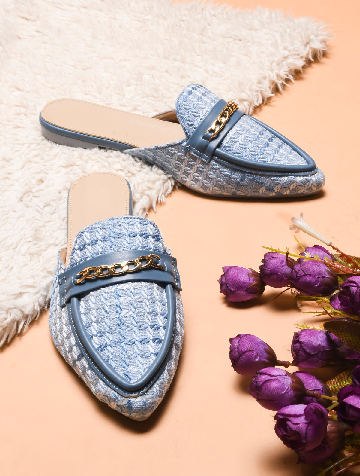 Classic Textured Mule with Gold Chain