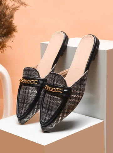 Classic Textured Mule with Gold Chain