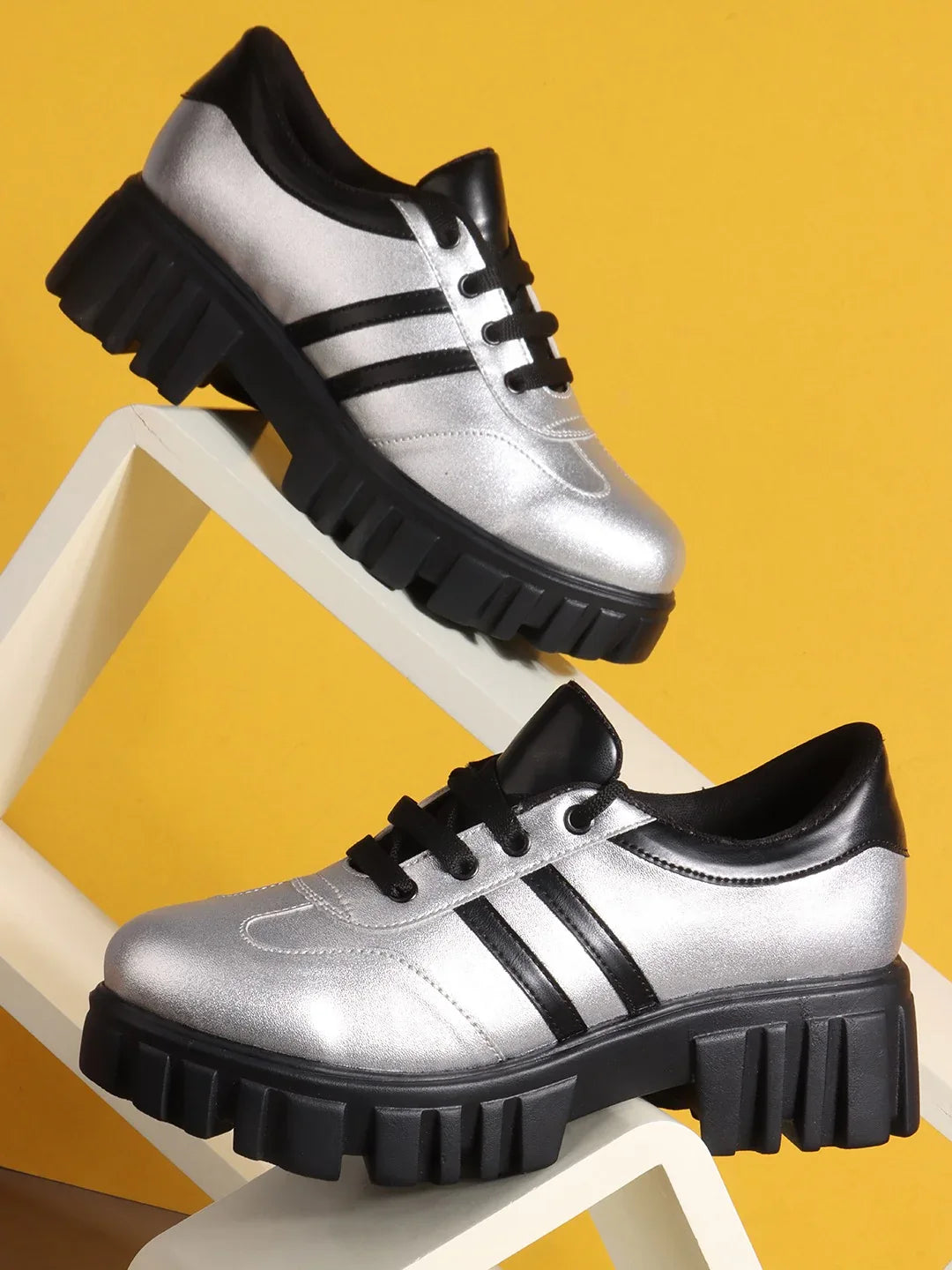 Street Rover Lace-Up Shoes