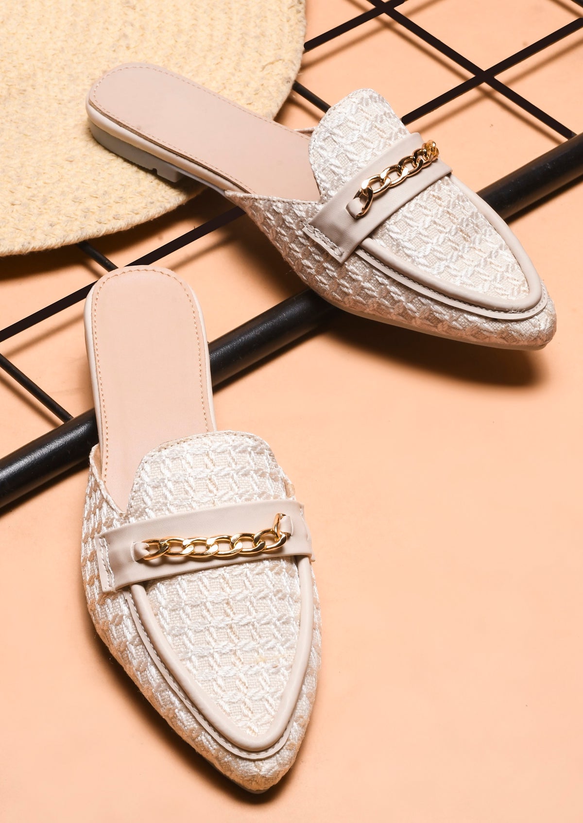 Classic Textured Mule with Gold Chain