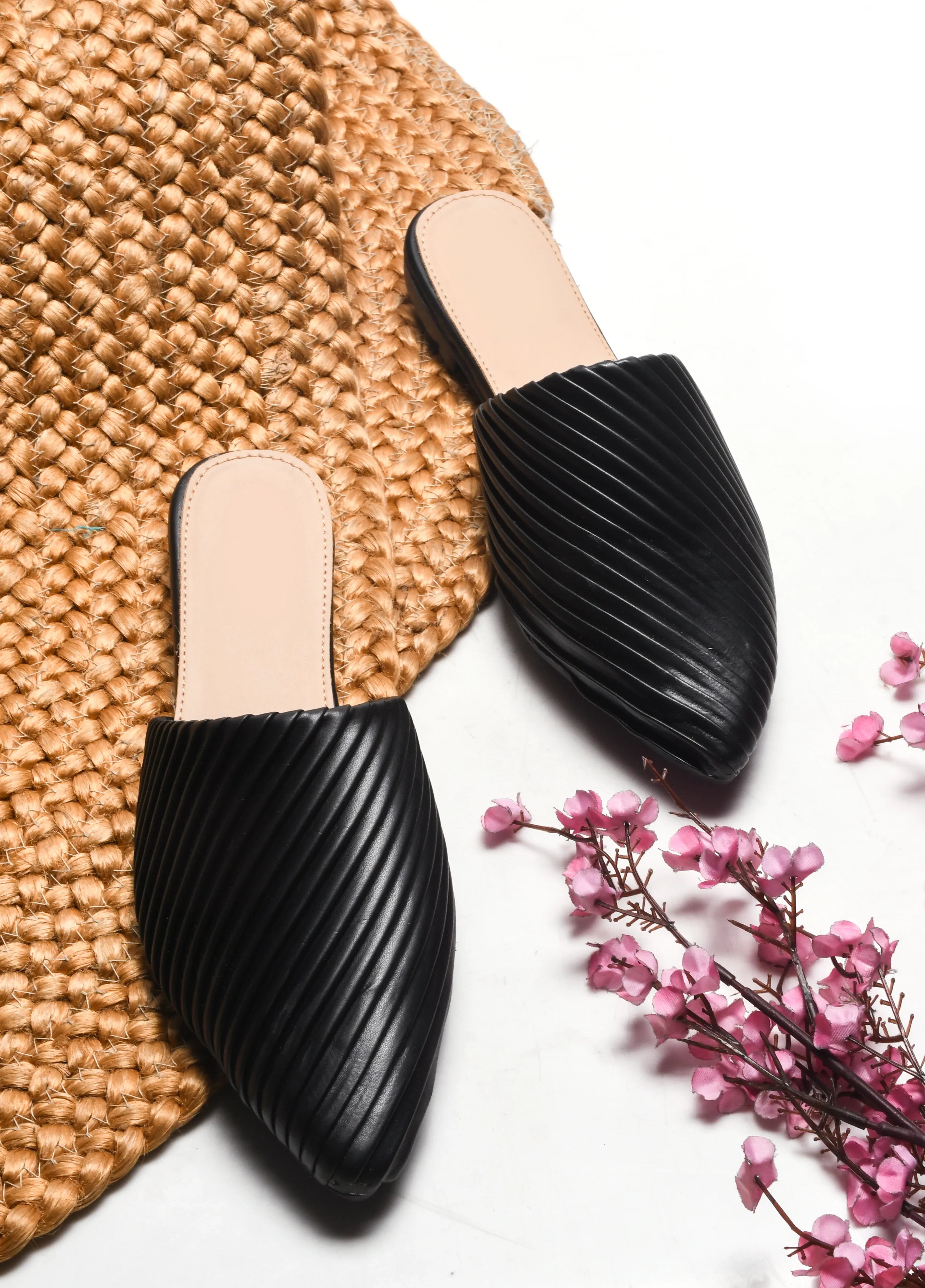 Modern Ribbed Finish Pointed Toe Mules