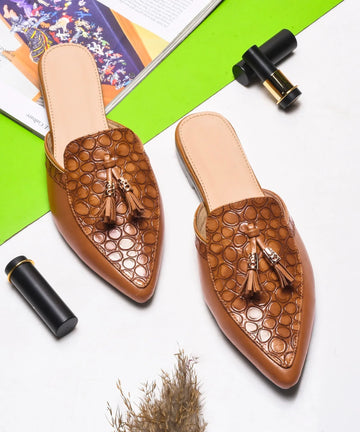 Minimal Tassel Detail Pointed Mule Flats