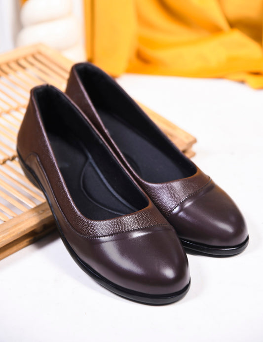 Everyday Comfort Low Wedge Office Pumps