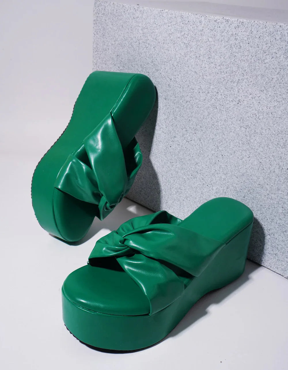 Urban Knot Wedge Sliders