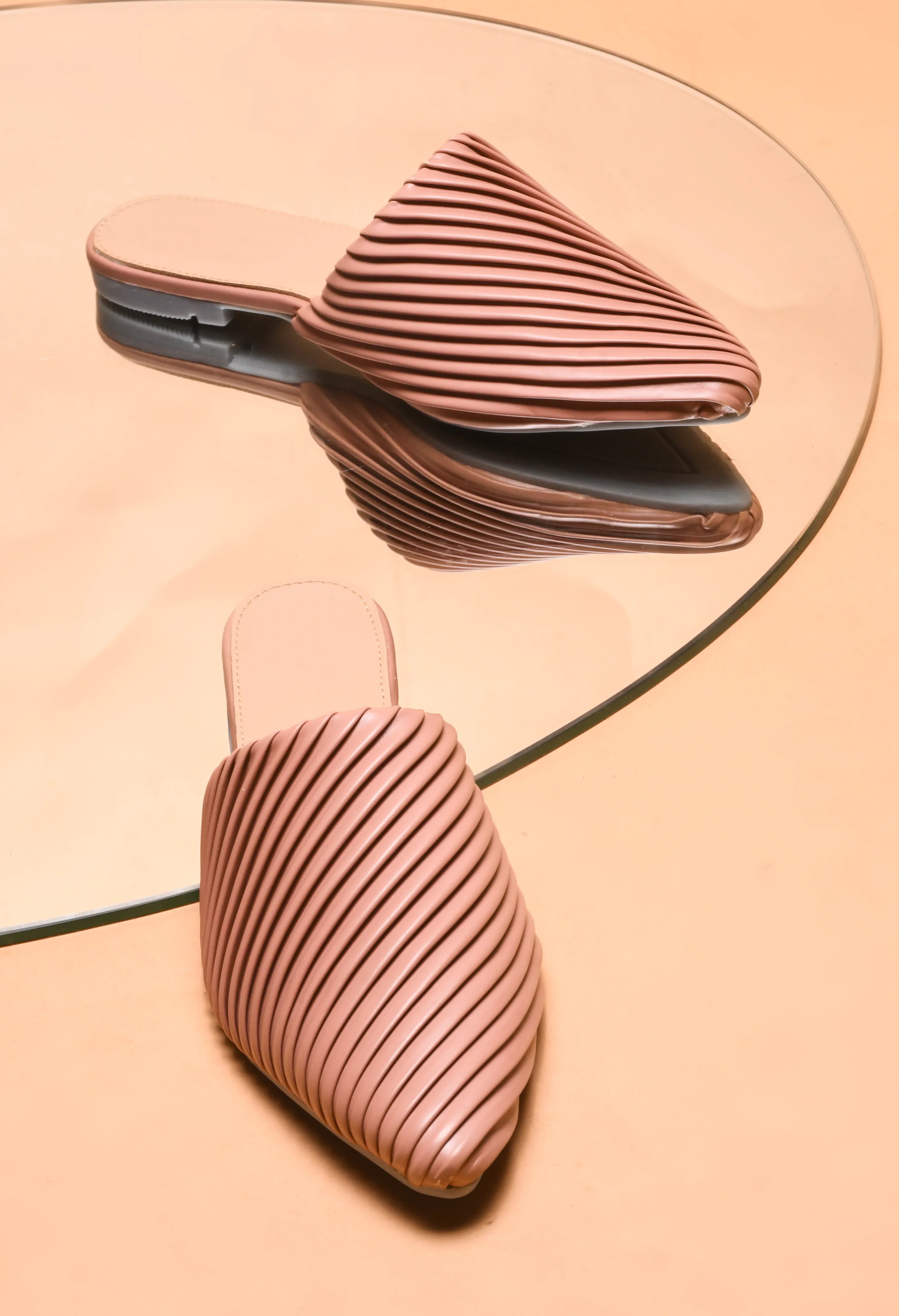Modern Ribbed Finish Pointed Toe Mules