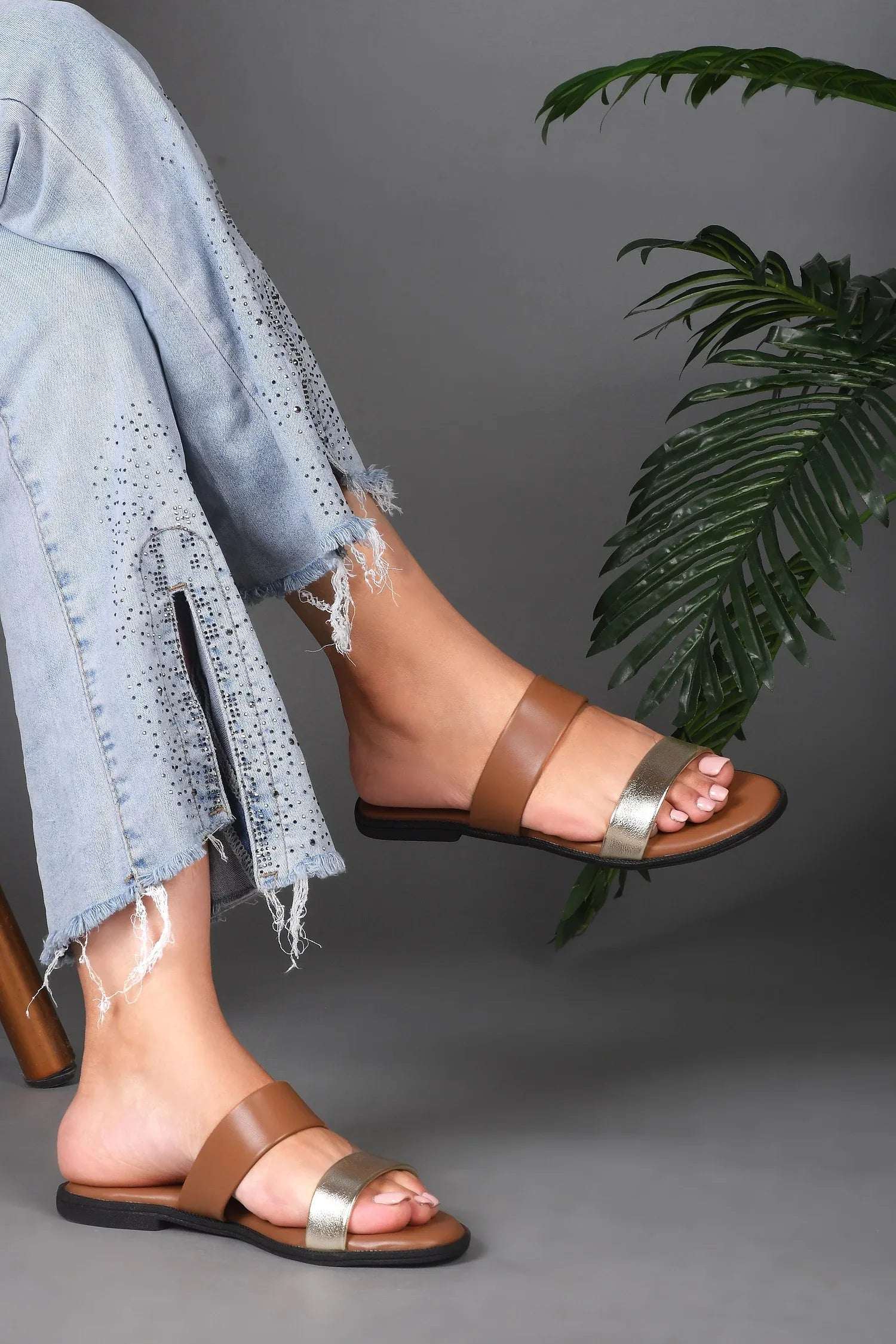 Minimal Walk Slip-On Sandals