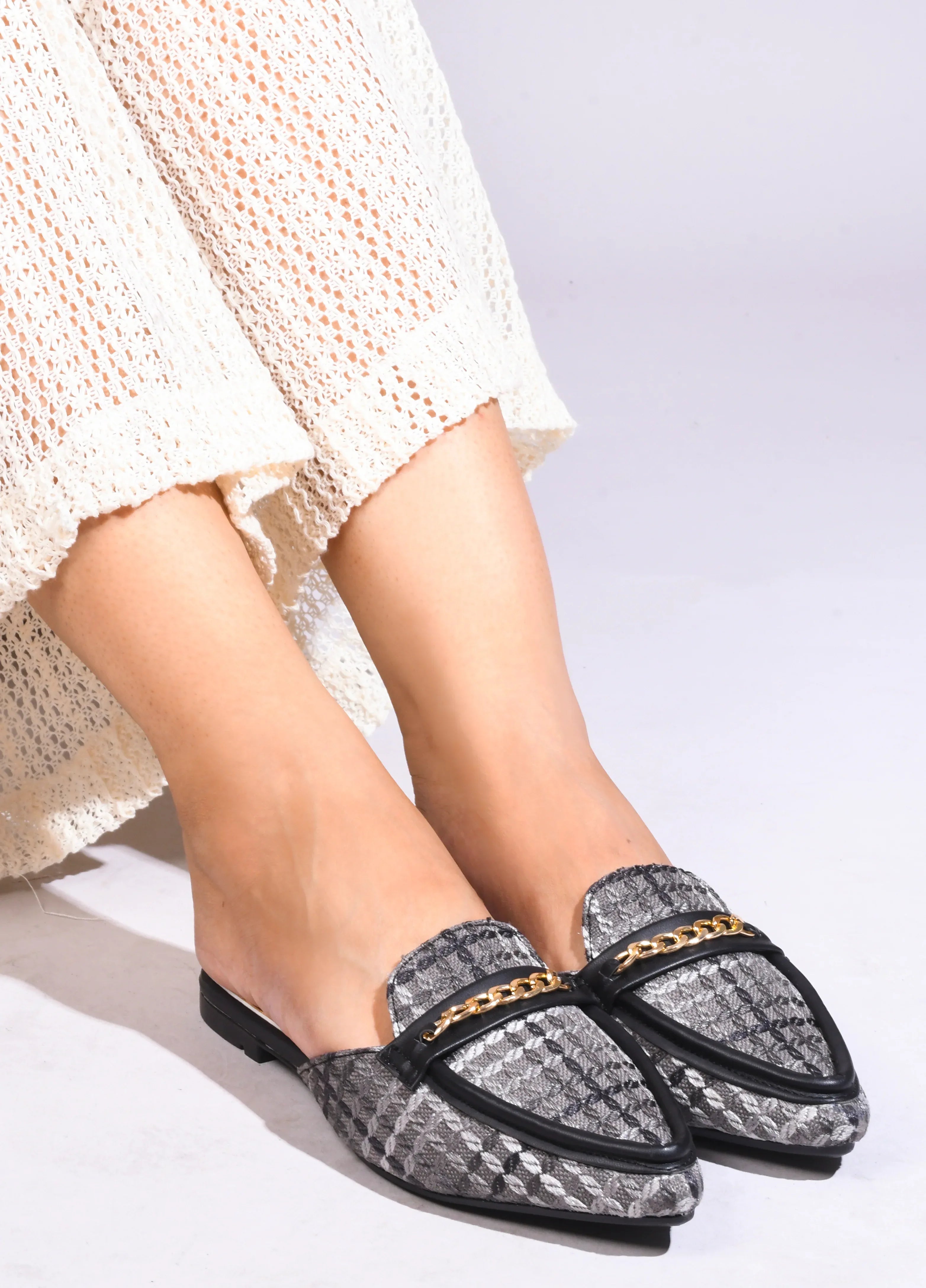 Classic Textured Mule with Gold Chain