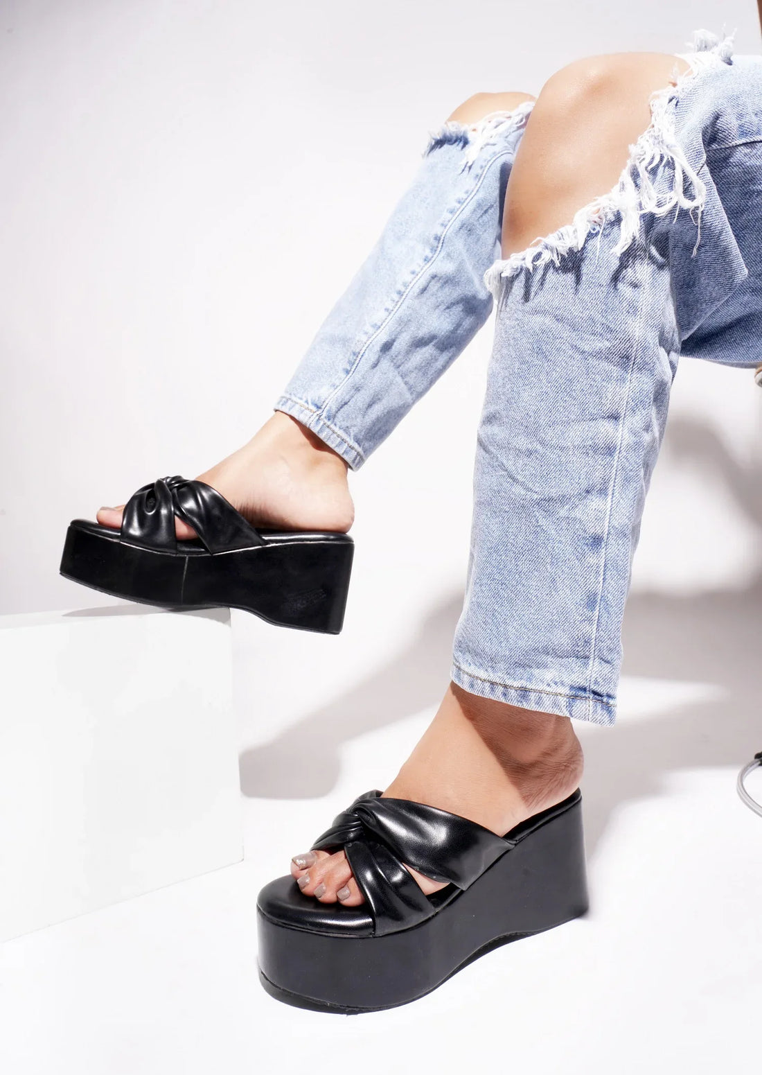 Urban Knot Wedge Sliders