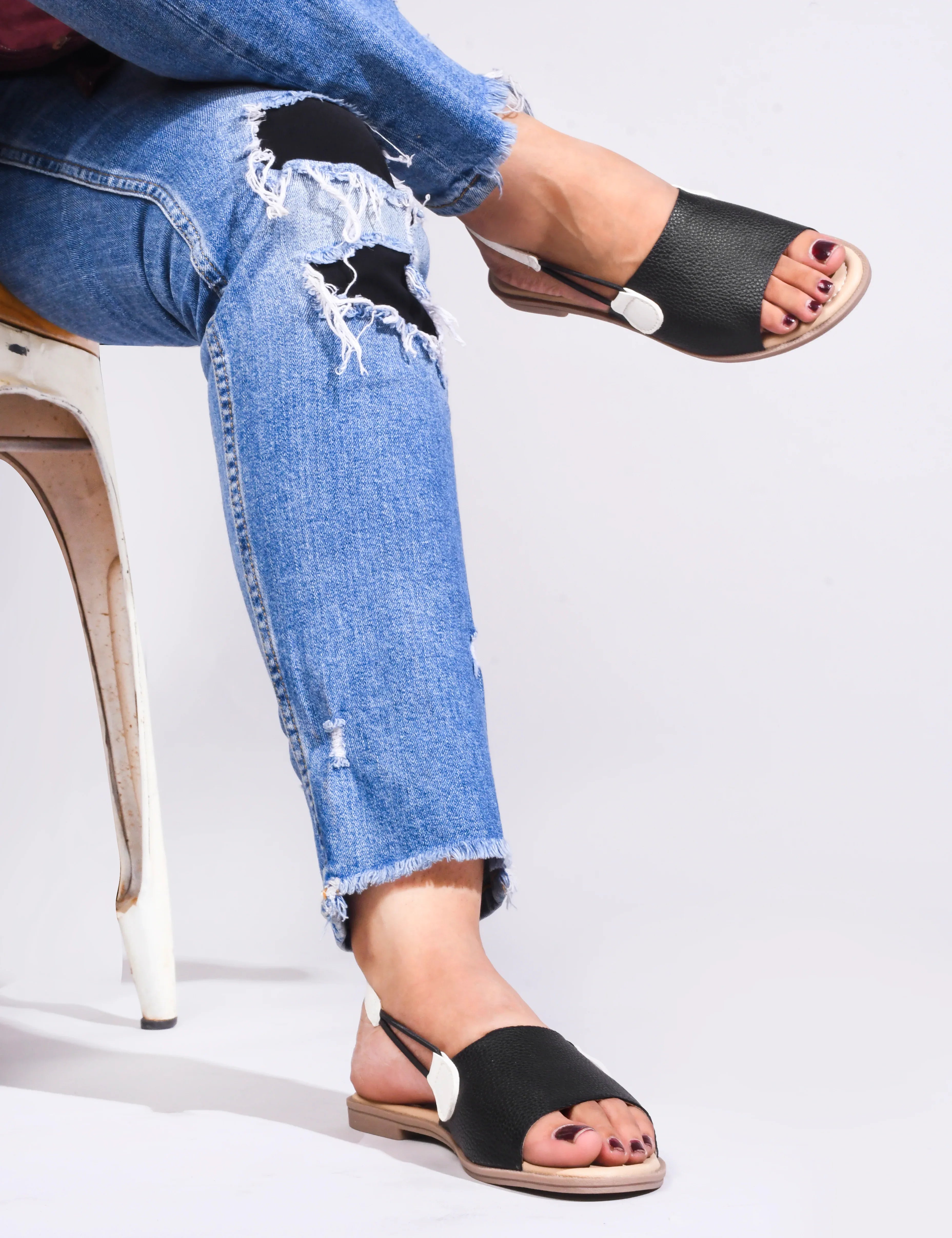 Chic Dual-Tone Comfort Flat Sandals