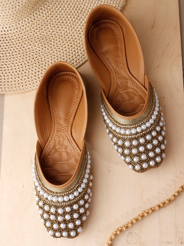 Pearl Embellished Ethnic Mojris bellies