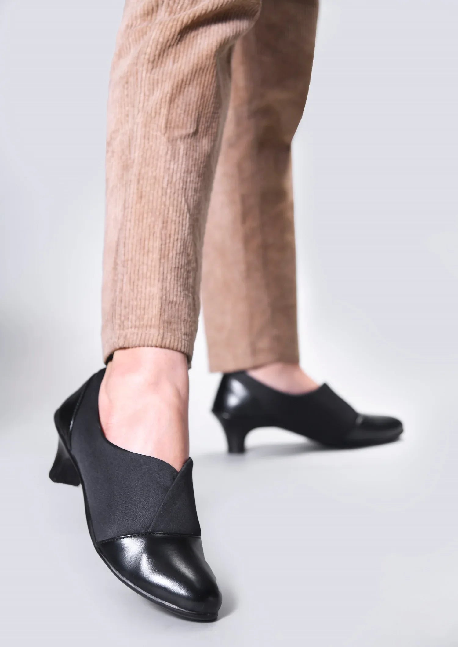 Classic Two-Tone Formal Pumps