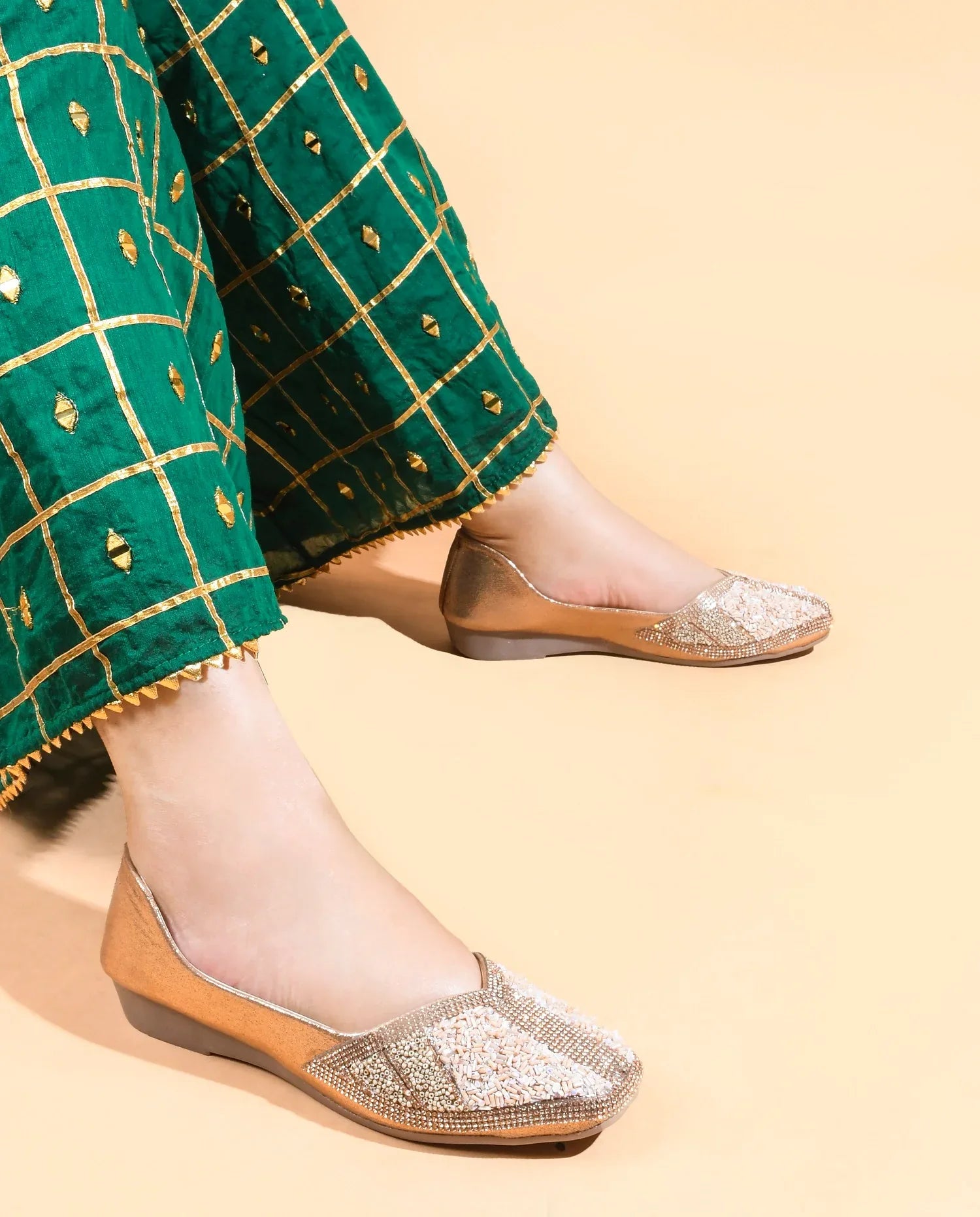 TRYME Festive Square Toe Embellished Stone Women's Juttis
