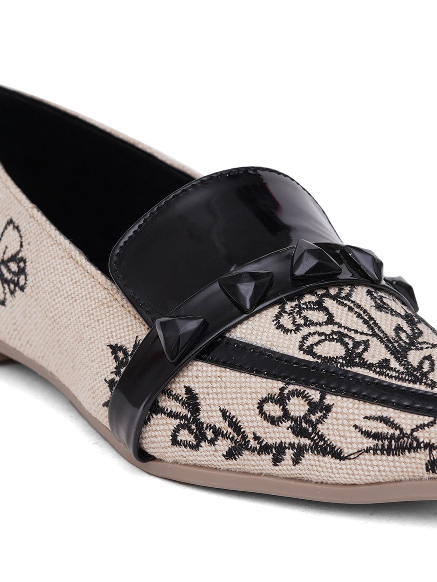 Embroidered Pointed Toe Premium Printed Slip-On Ballet Flats