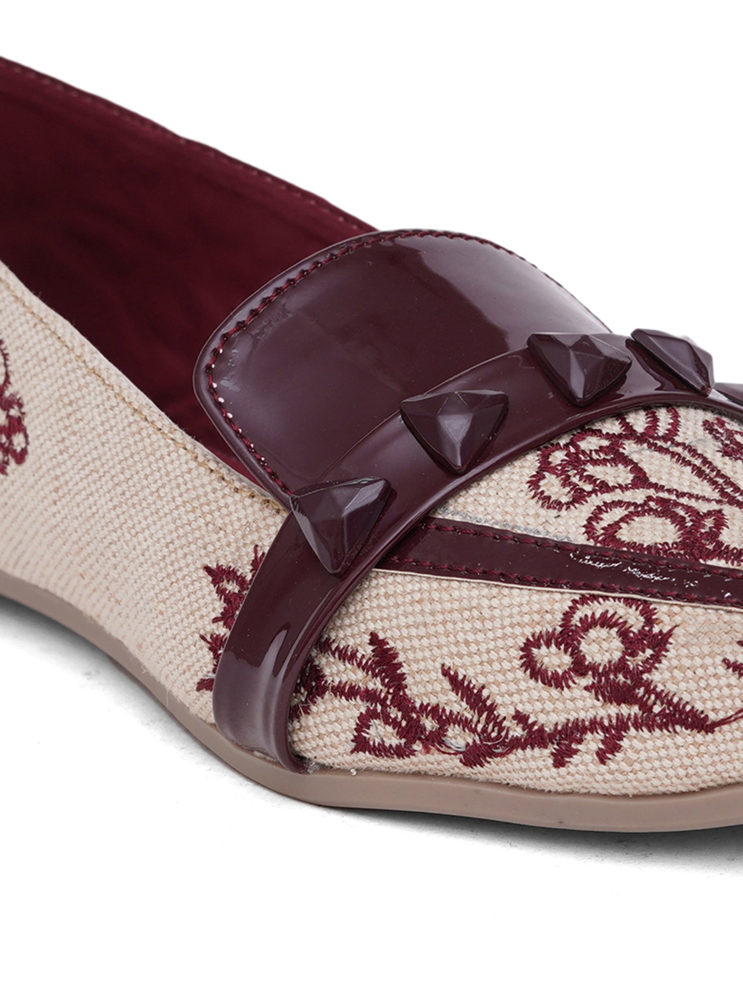 Embroidered Pointed Toe Premium Printed Slip-On Ballet Flats