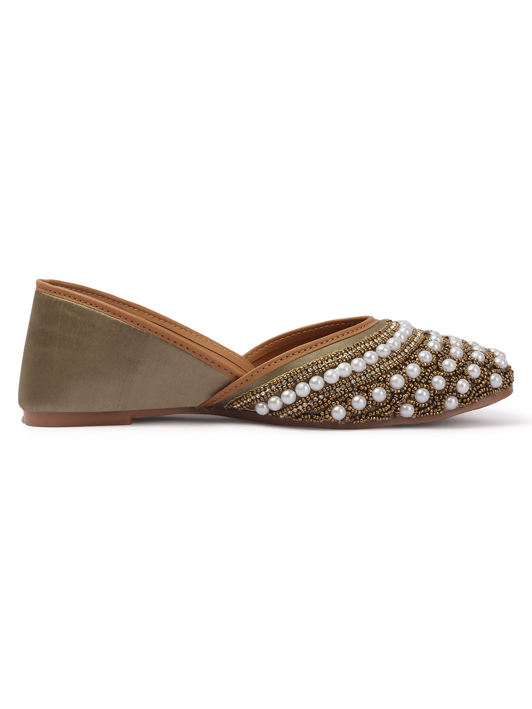 Pearl Embellished Ethnic Mojris bellies