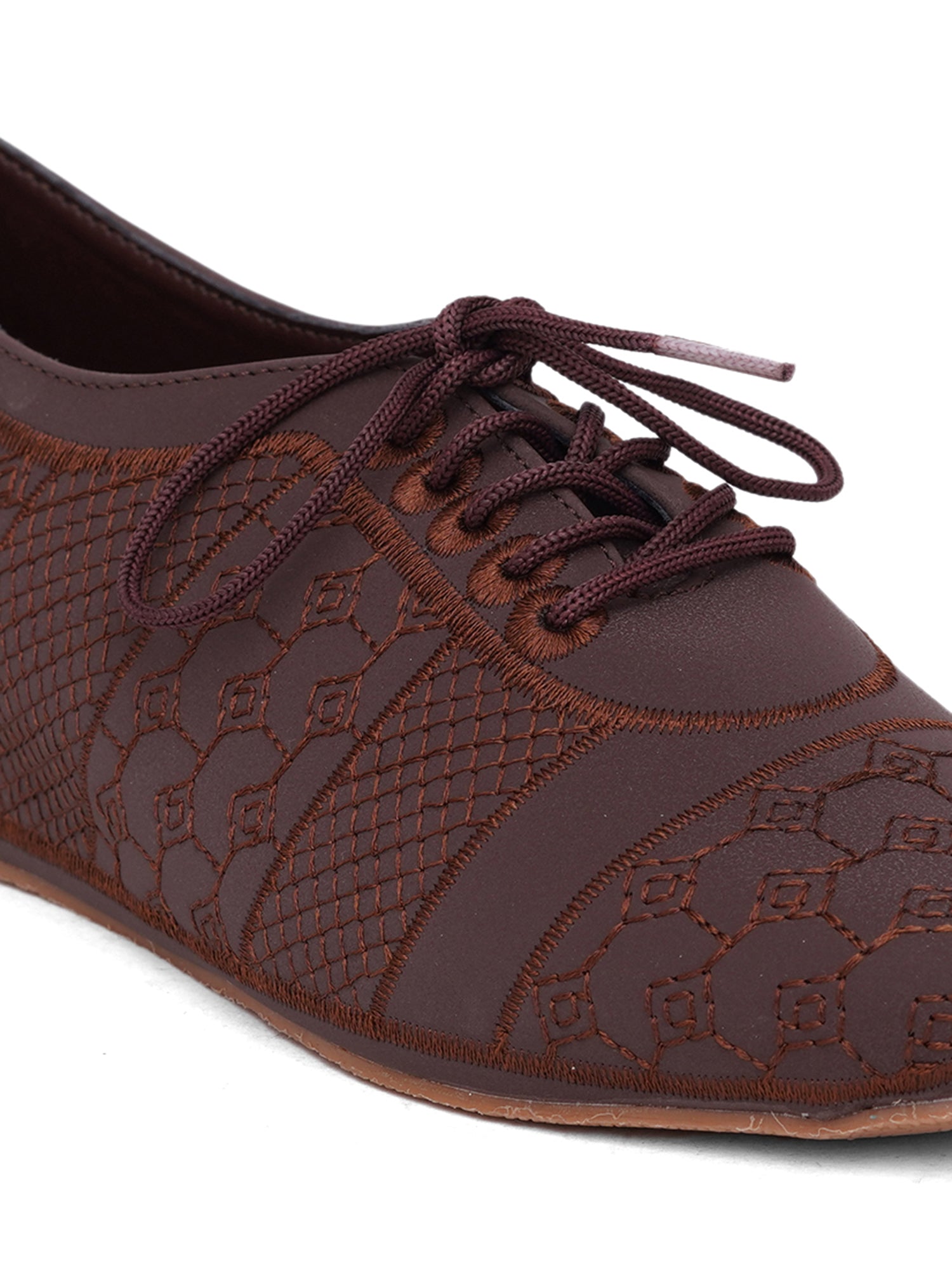 Textured Women's Lace-Up Oxford Casual Shoes