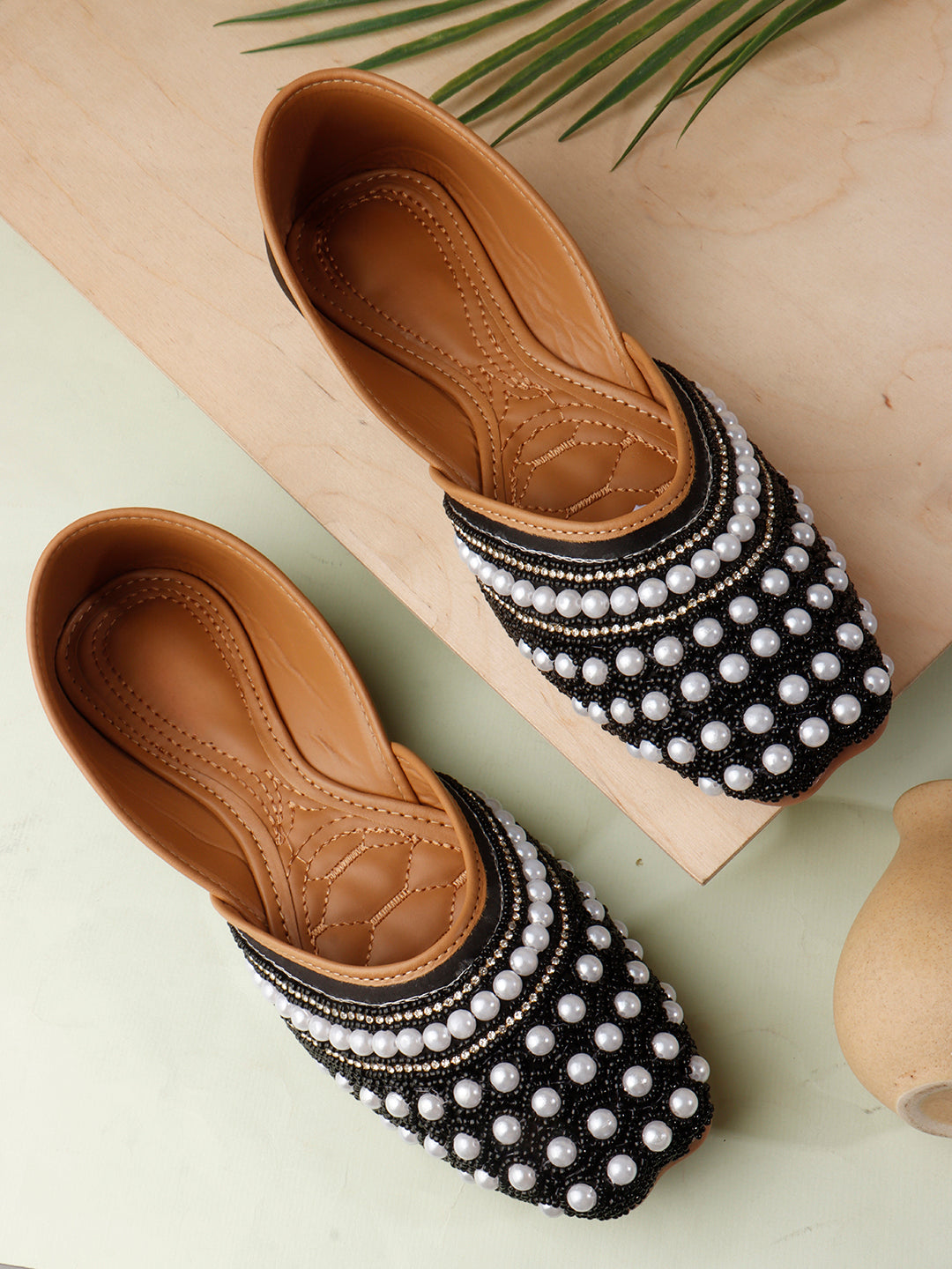 Pearl Embellished Ethnic Mojris bellies