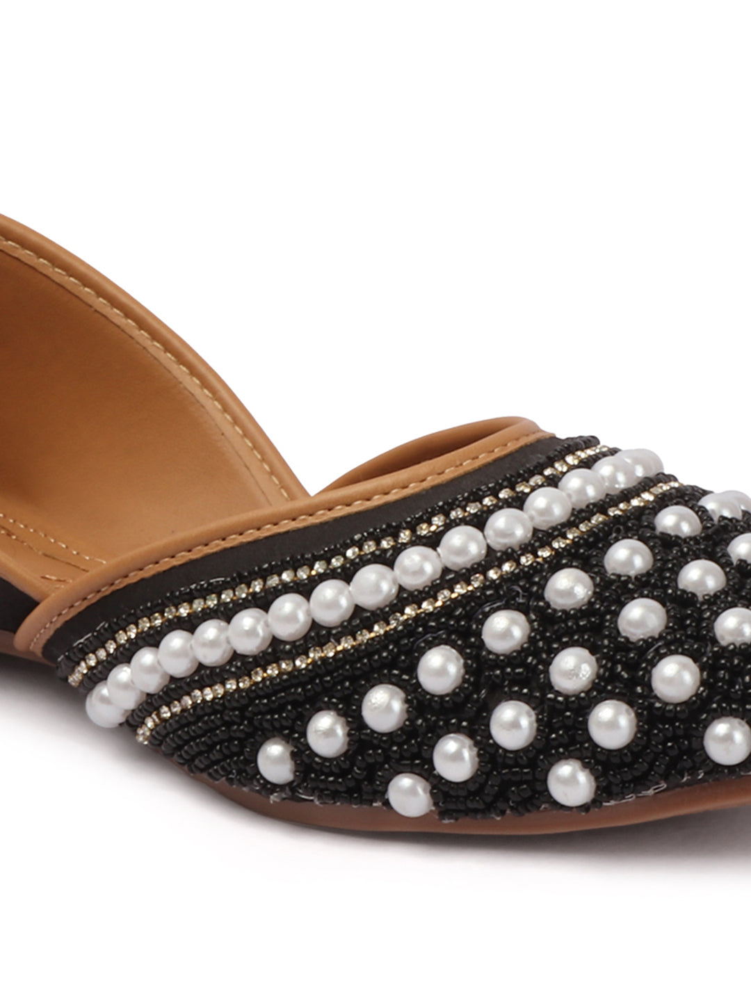 Pearl Embellished Ethnic Mojris bellies