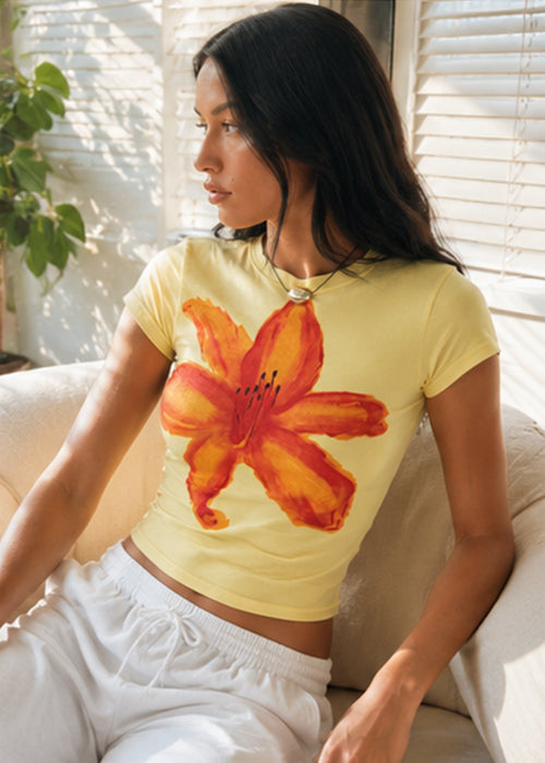Oversized Floral Graphic Slim Fit Crop Top – Yellow