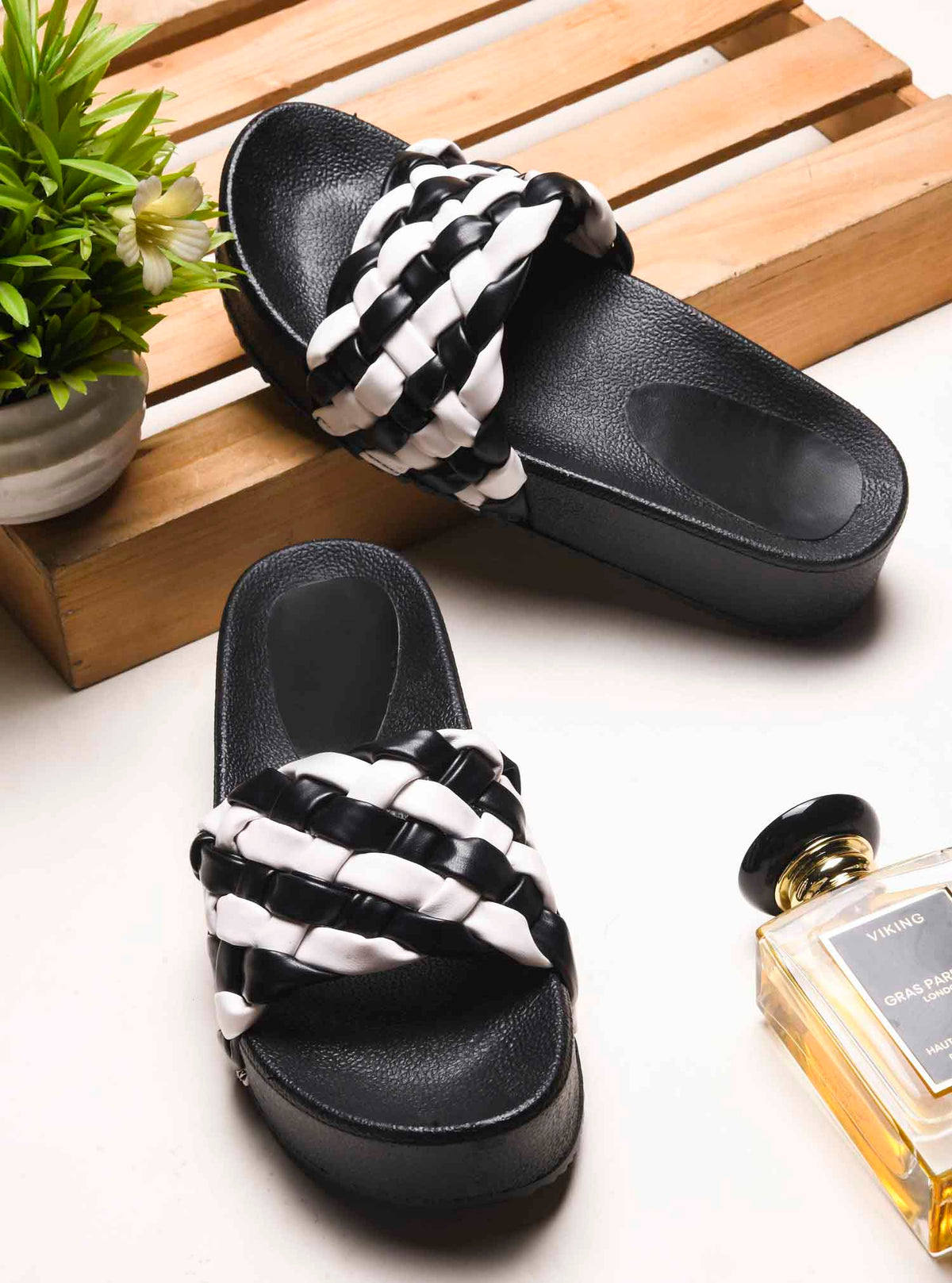 Ribbed Strap Platform Slides