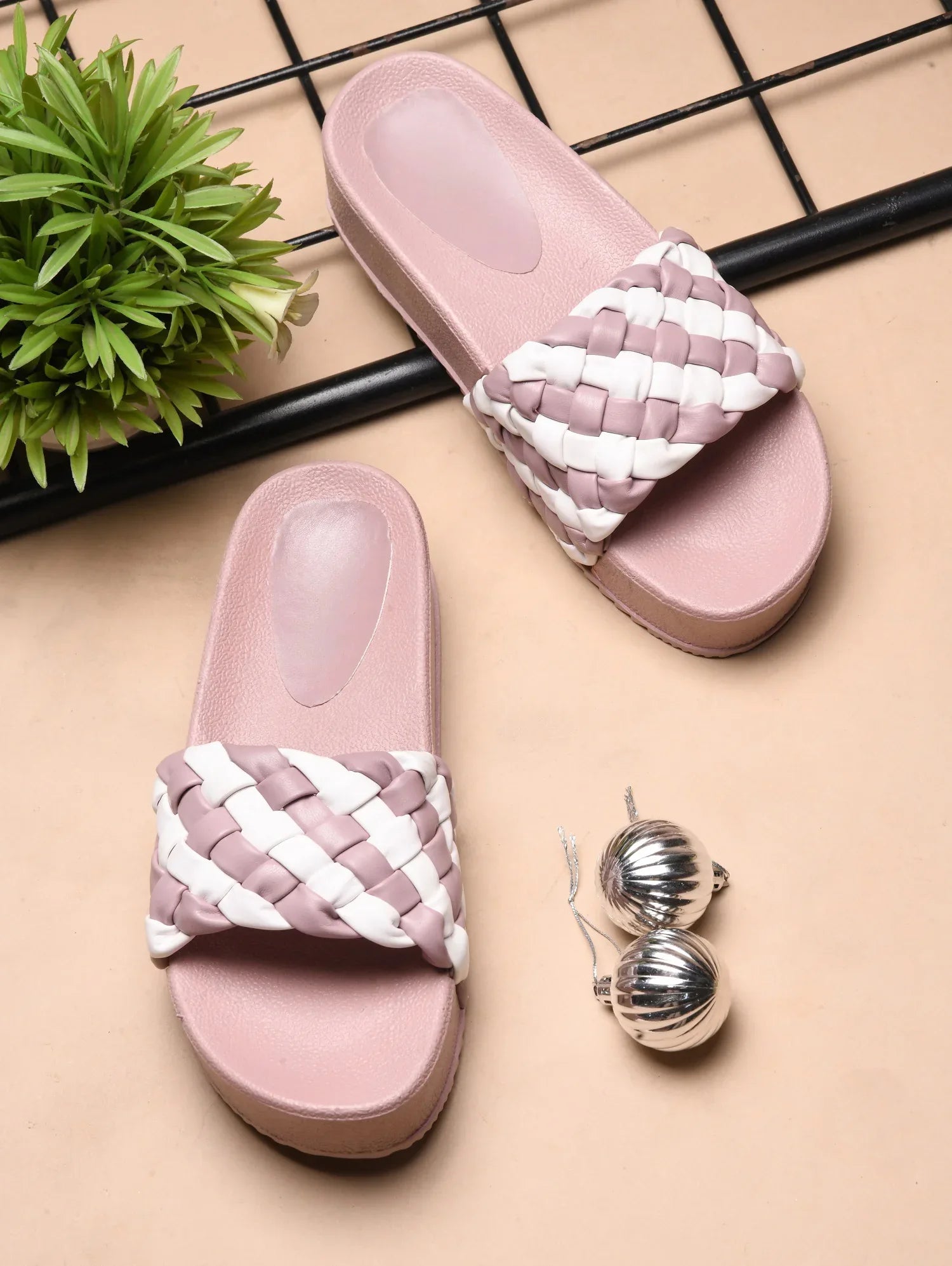 Ribbed Strap Platform Slides
