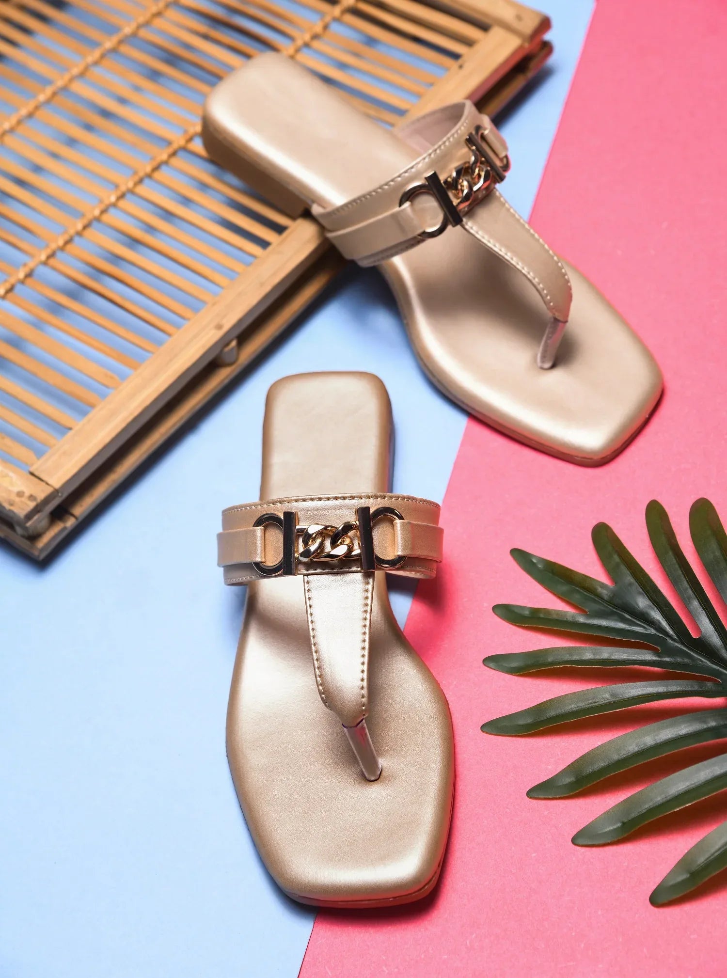 Elegant Chain Detail Flats