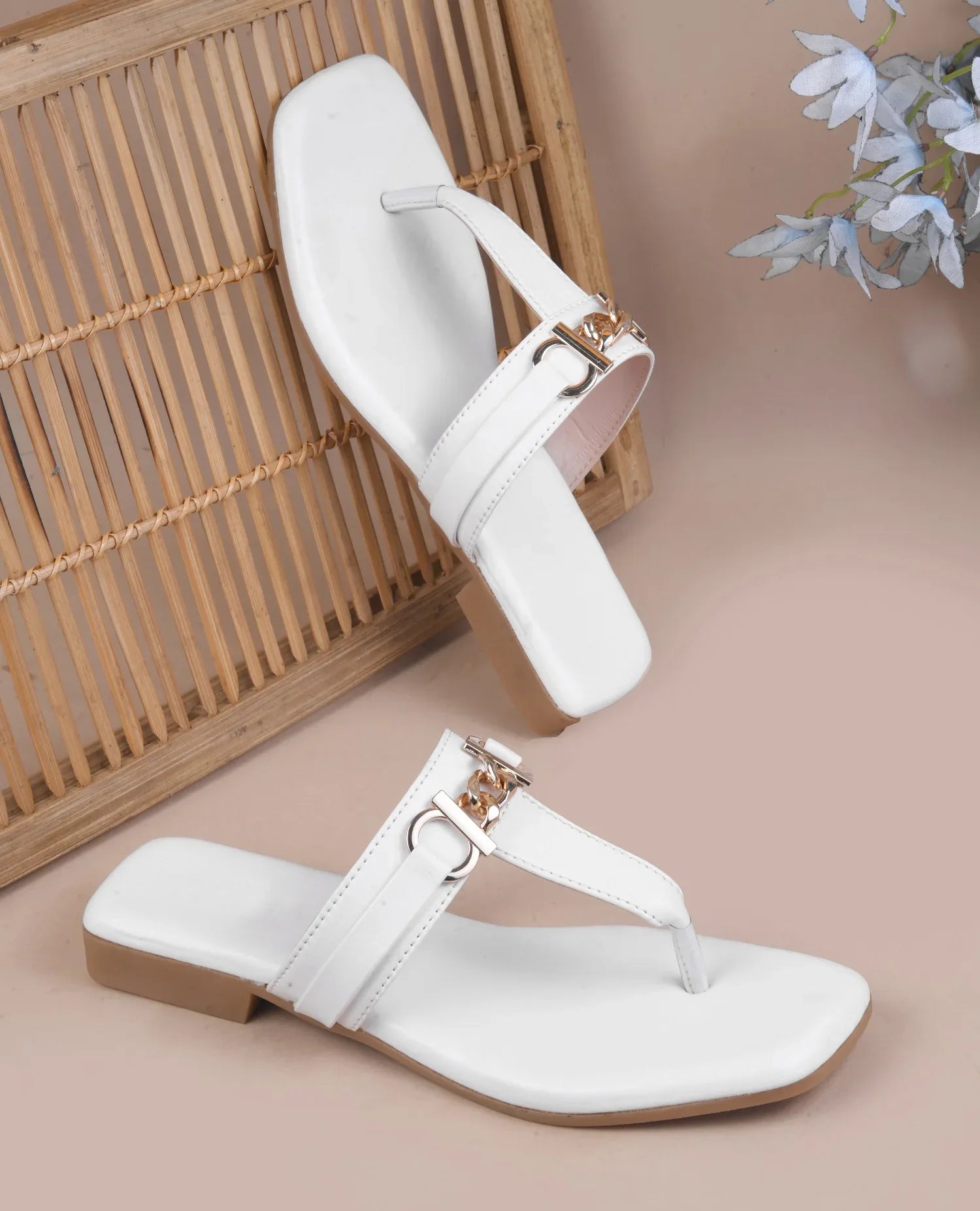 Elegant Chain Detail Flats