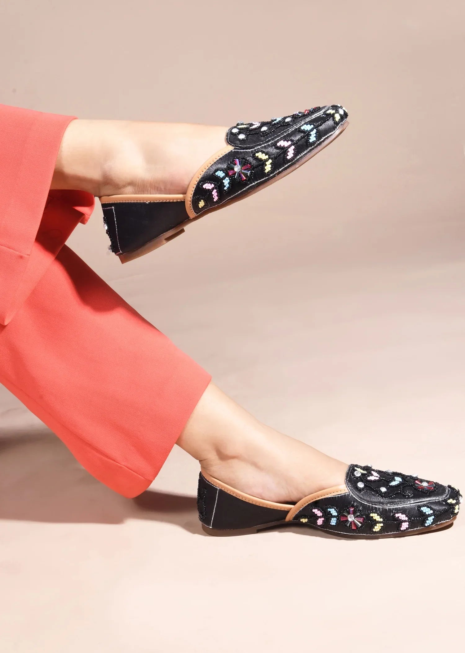 Handcrafted Zari & Stone Ethnic Wedge Juttis