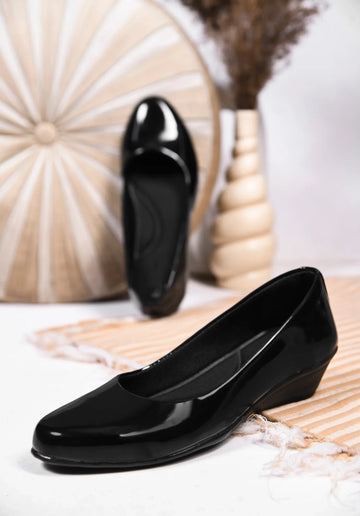 Minimal Chic Wedge Pumps for Women