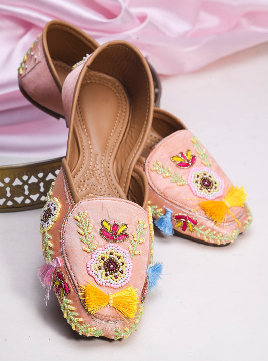 Floral Thread Embroidered Wedge Juttis