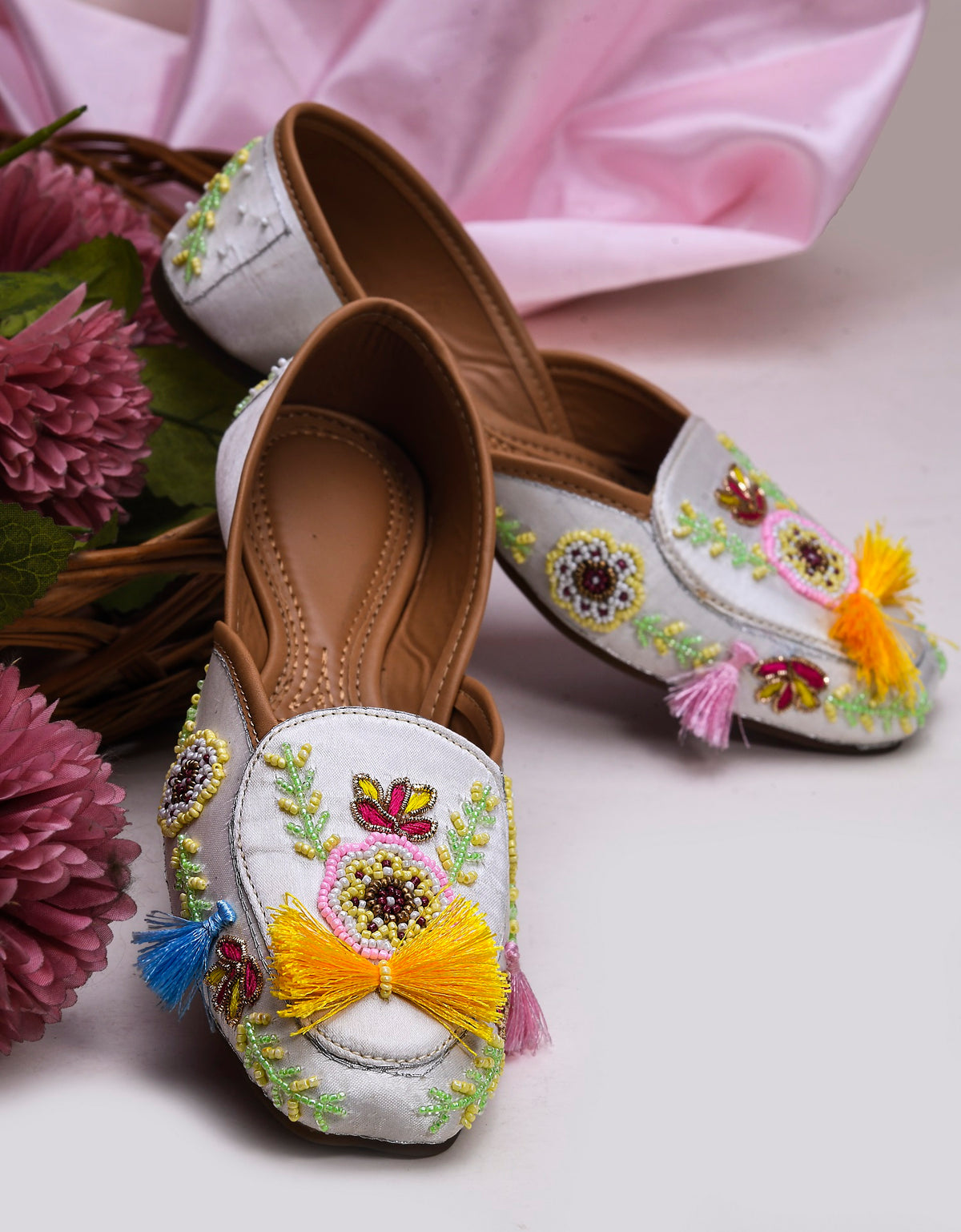 Floral Thread Embroidered Wedge Juttis
