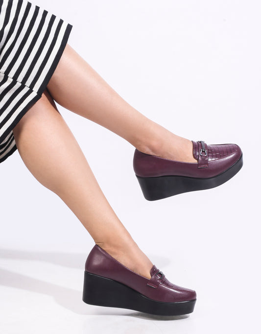 Classic Croc-Textured Office Wear Wedge Loafers