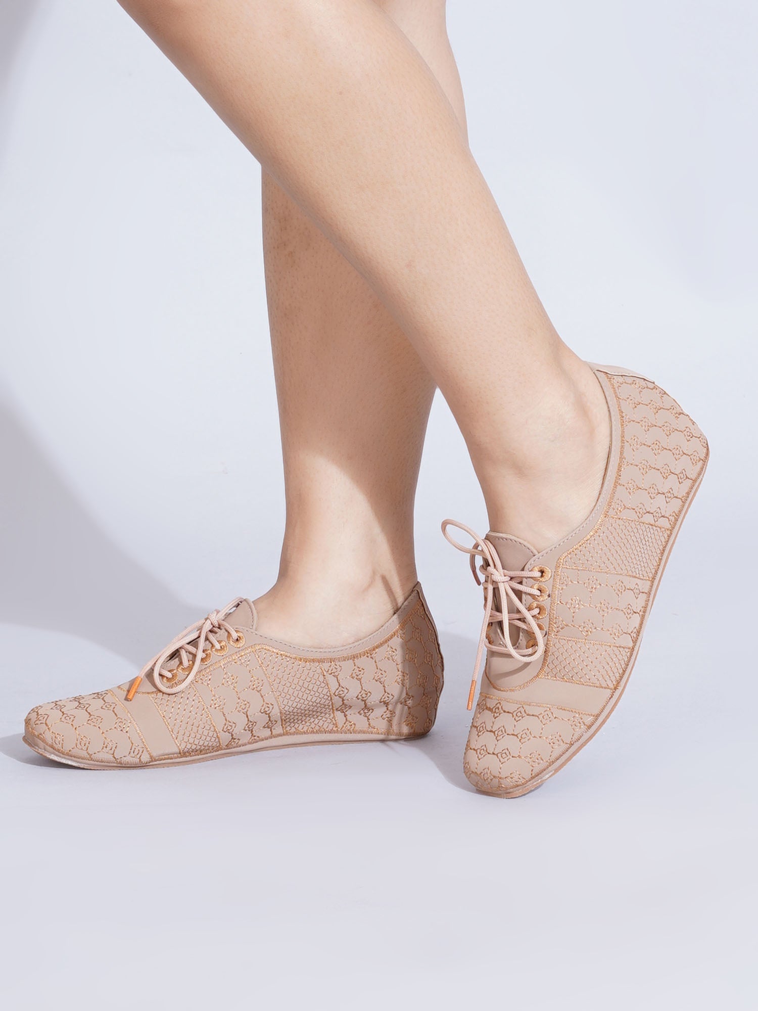 Textured Women's Lace-Up Oxford Casual Shoes