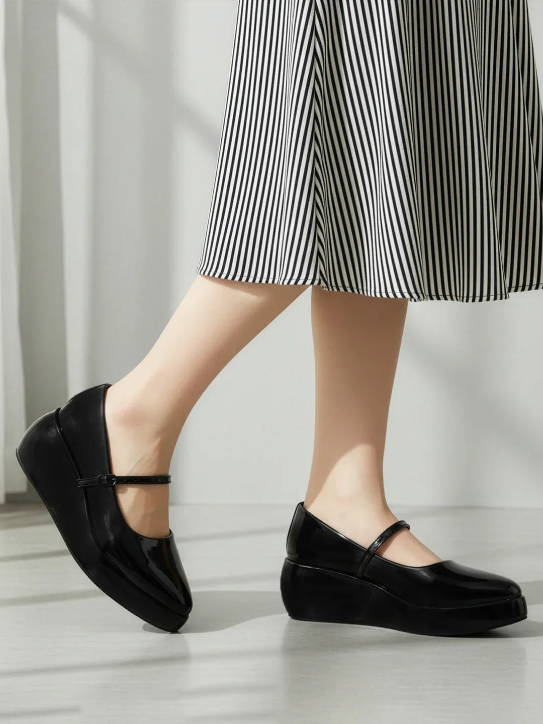 Rounded Toe Platform Mary Jane Shoes