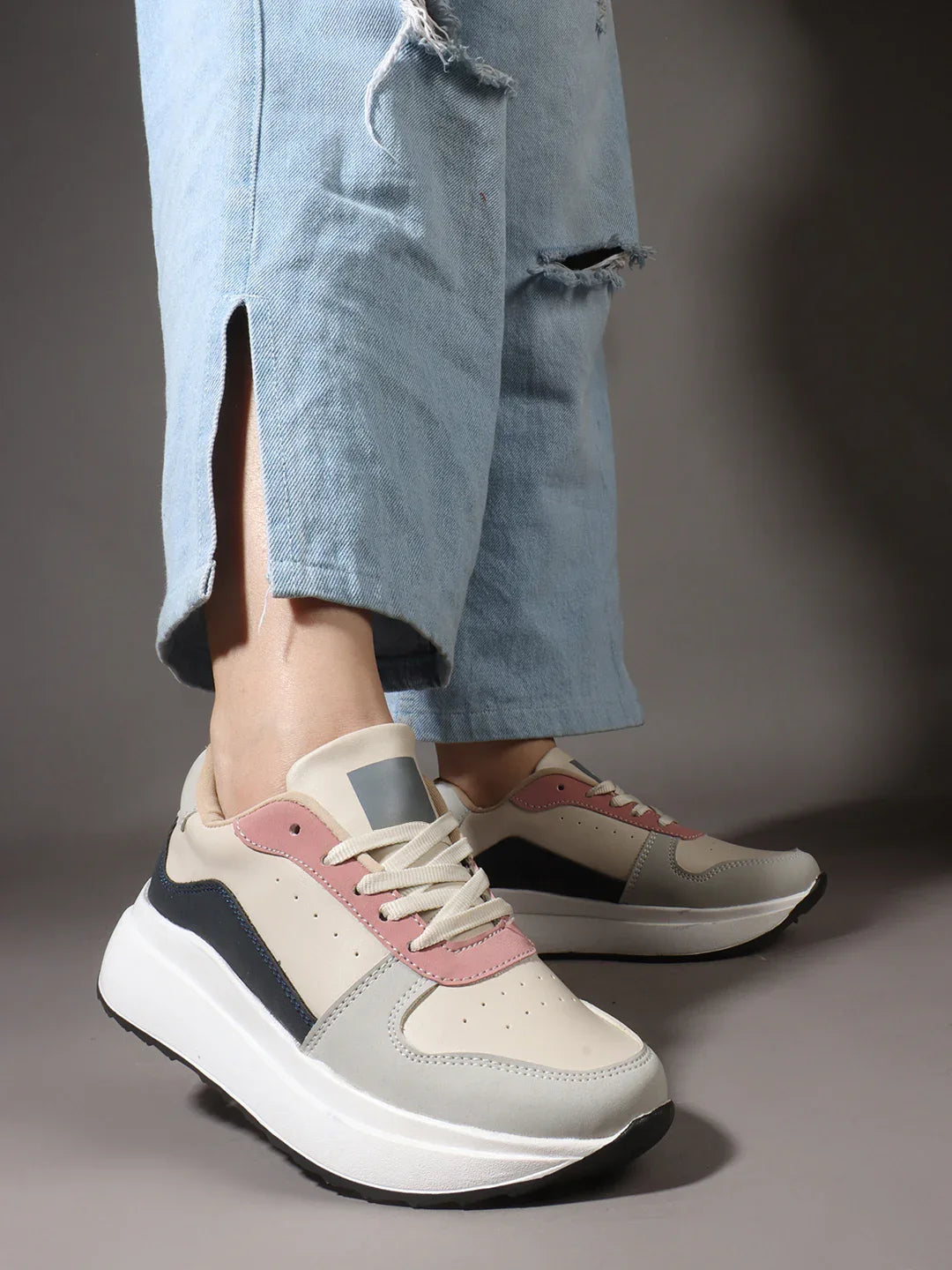 Modern Pace Lace-Up Sneakers