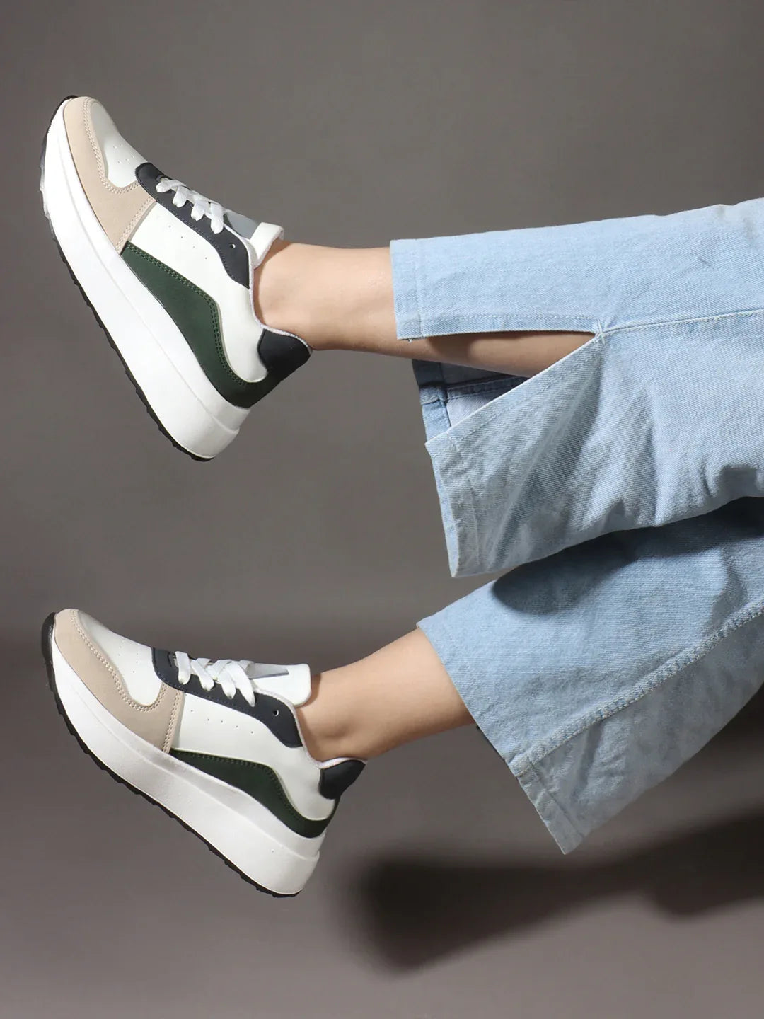 Modern Pace Lace-Up Sneakers