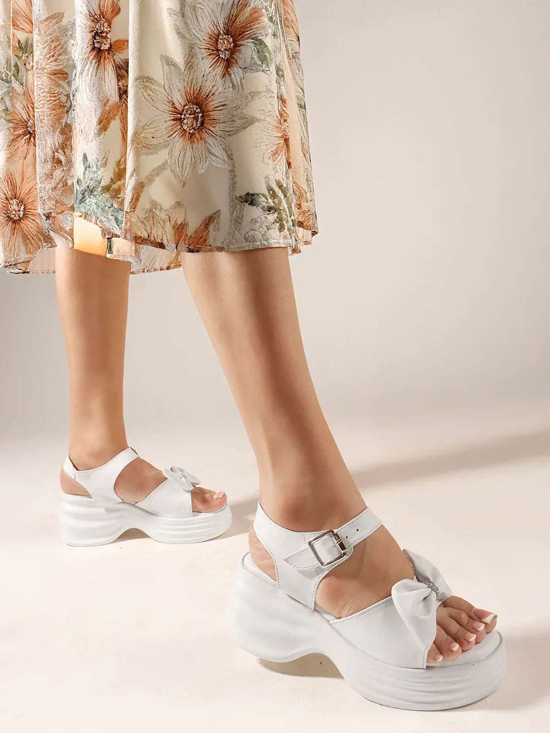 Modern Bow-Detail Casual Sandals