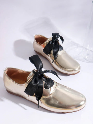 Metallic Charm Lace-Up Shoes